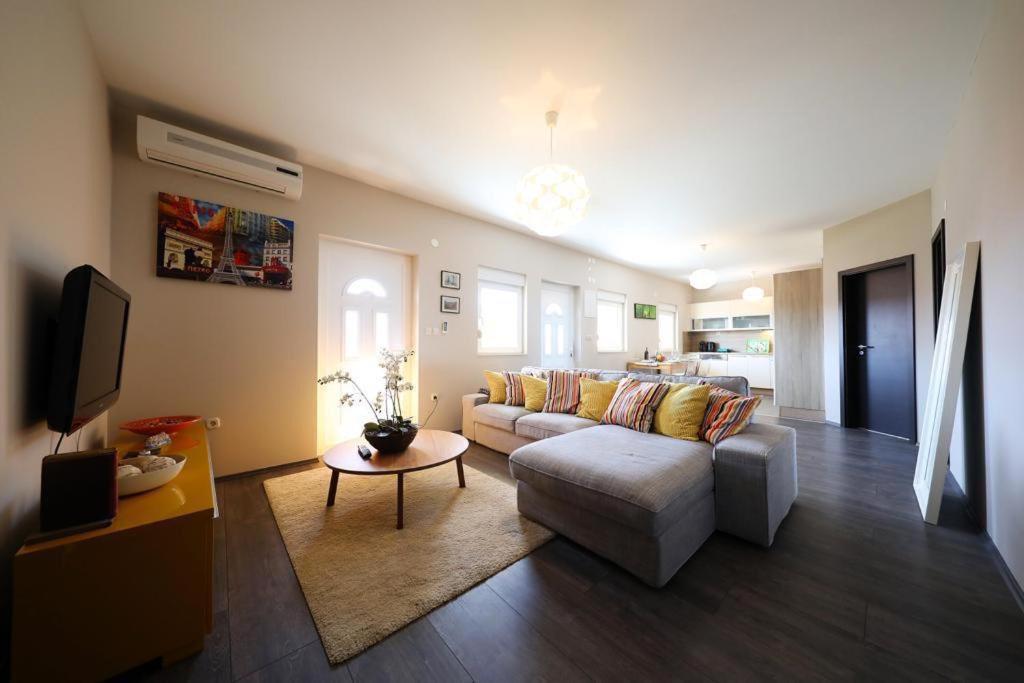 Luxury Apartment Rougemarin Pakoštane Exteriör bild