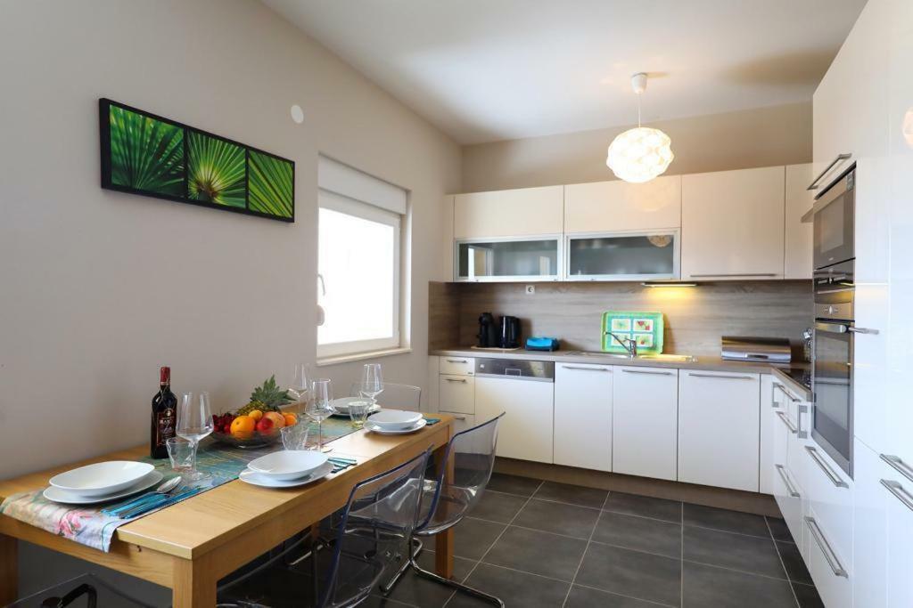 Luxury Apartment Rougemarin Pakoštane Exteriör bild