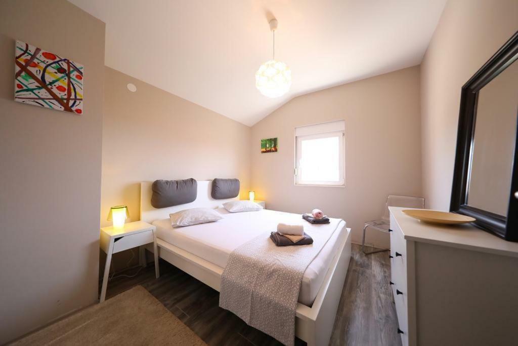 Luxury Apartment Rougemarin Pakoštane Exteriör bild